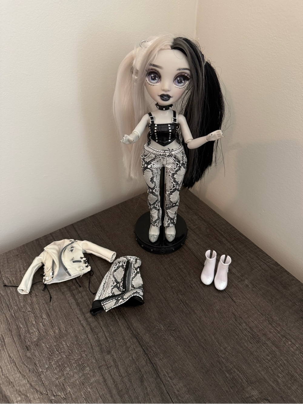🖤 Rainbow High Shadow High Heather Grayson Doll & Outfit Lot 🖤
